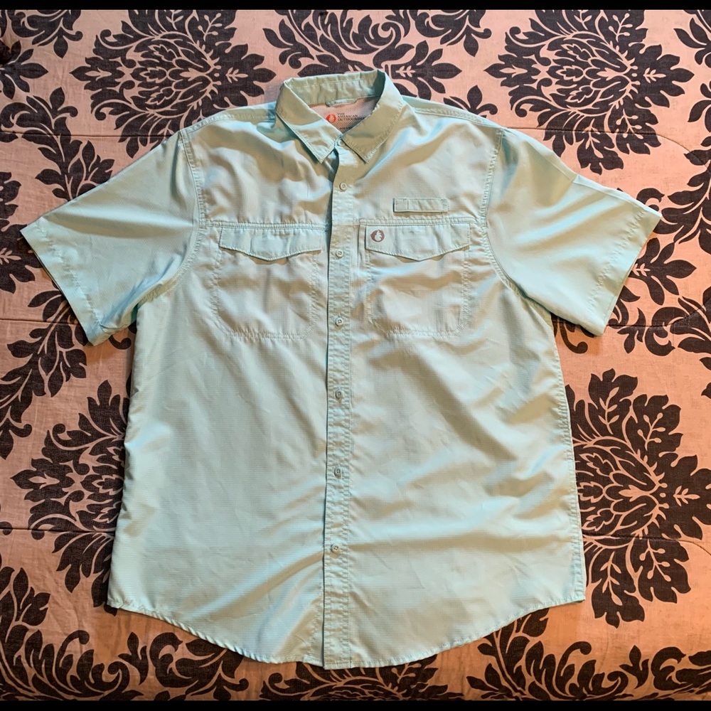 The American Outdoorsman size L short sleeve button up shirt